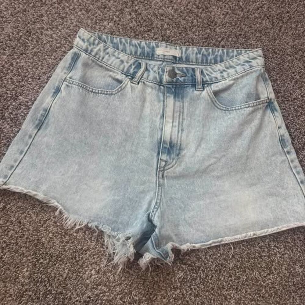 tgla Light Wash High-Waisted Denim Cutoff Shorts Size 28